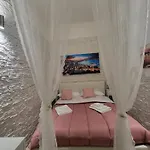 Dream House Nápoly
